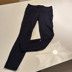 Lululemon black leggings -size 4 — side pockets and adjustable waist 7/8 length
